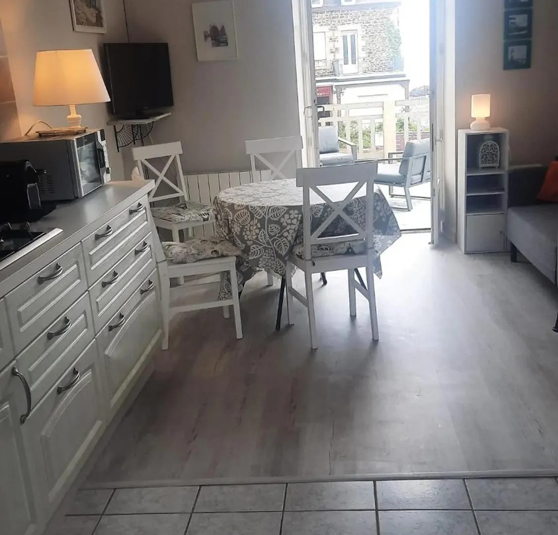 Charmant Appartement Avec Terrasse Face A La Mer Saint Quay Portrieux 60 M² 0*, Saint-Quay-Portrieux Frankrike
